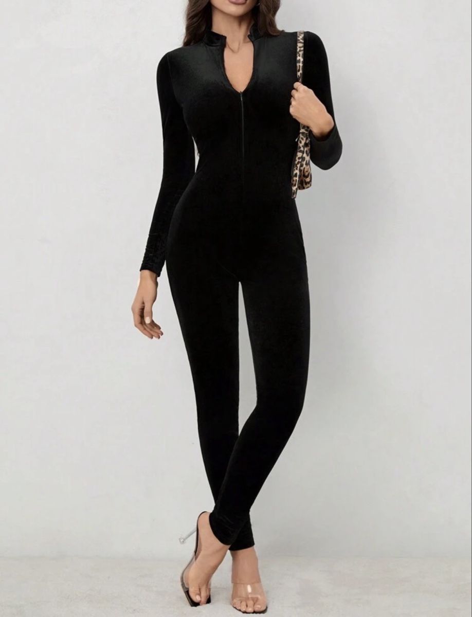 Shein Tute: Velvet Jumpsuit  – Nuovo e nell'imballaggio originale da Kriens venduto da lau_xk77