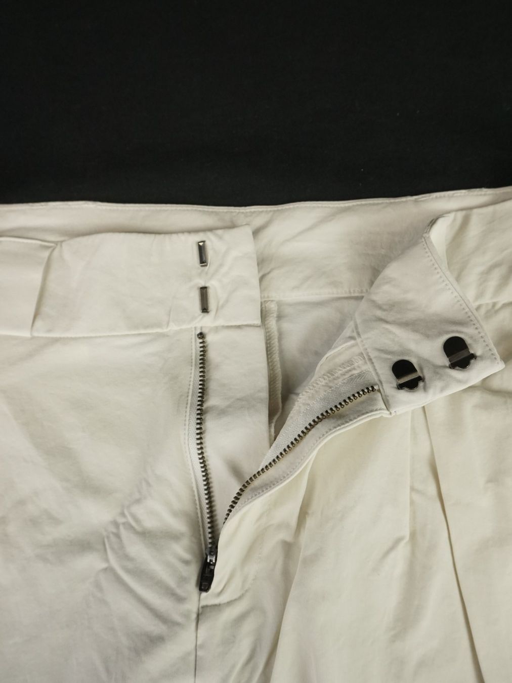 Peak Performance Pantaloni: Peak Performance Damen Shorts – Gr. 27 – Usato da Pratteln venduto da Restwert_Pratteln 4
