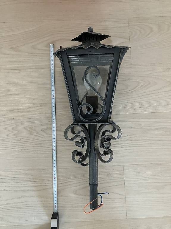 Lampade: Lampada da esterno in ferro battuto – Usato da Origlio venduto da Zeto.81