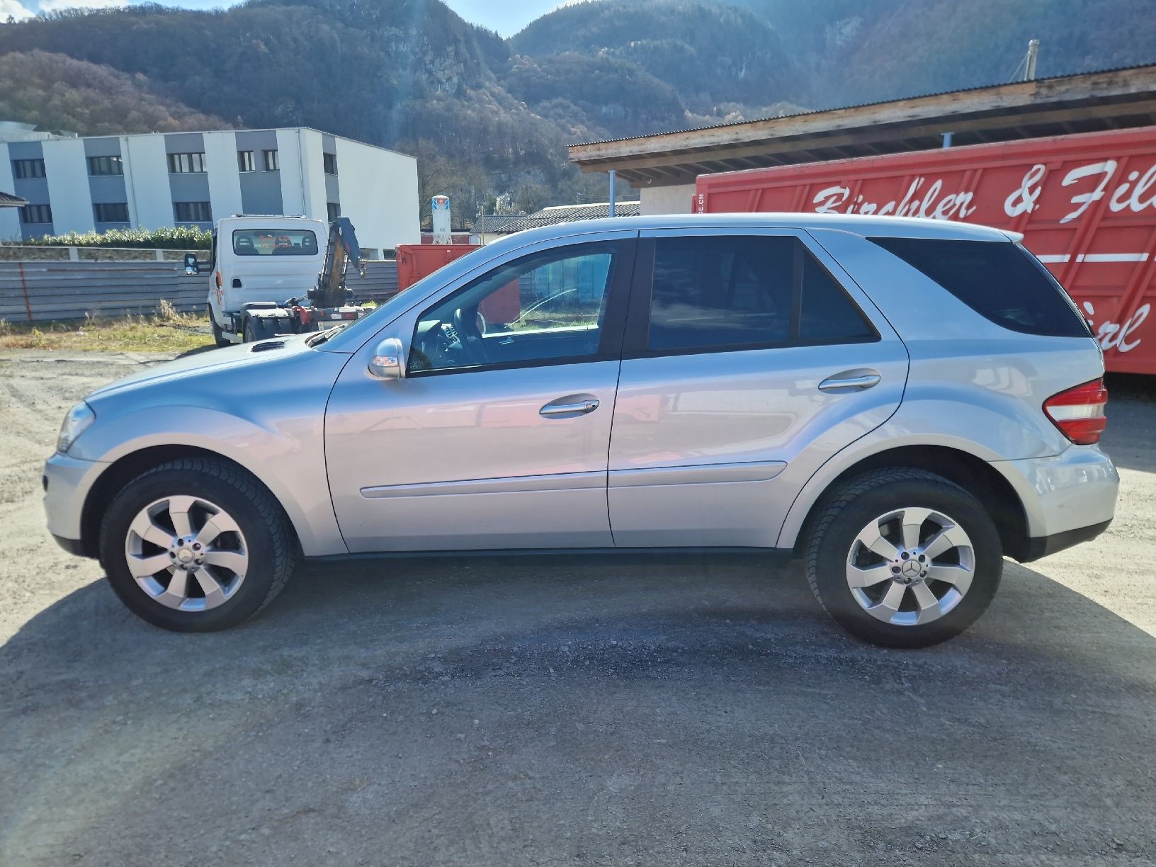 Mercedes-Benz Automobili: Mercedes-Benz ML320 CDI – Usato da Montreux venduto da PremerlServices 1