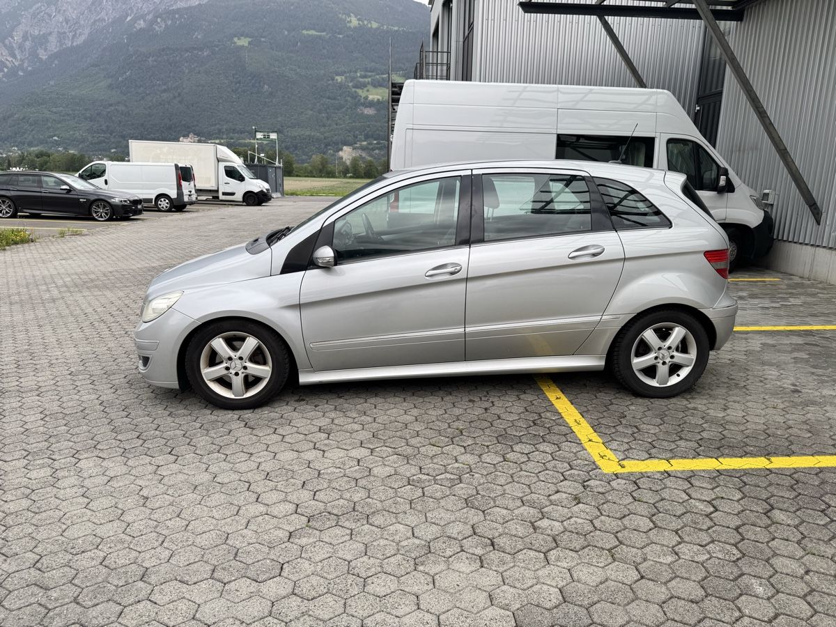 Mercedes-Benz Automobili: Mercedes B200 – Usato da Haag (Rheintal) venduto da tony220 8