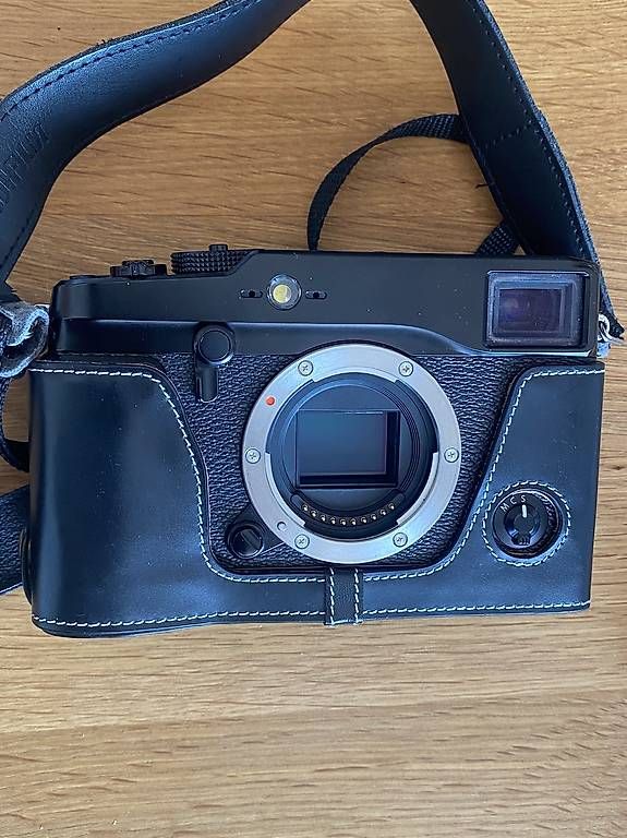 Fujifilm Fotocamera: Fujifilm X-Pro1 Kameragehäuse – Usato da St. Gallen venduto da rgr_8vn7 1
