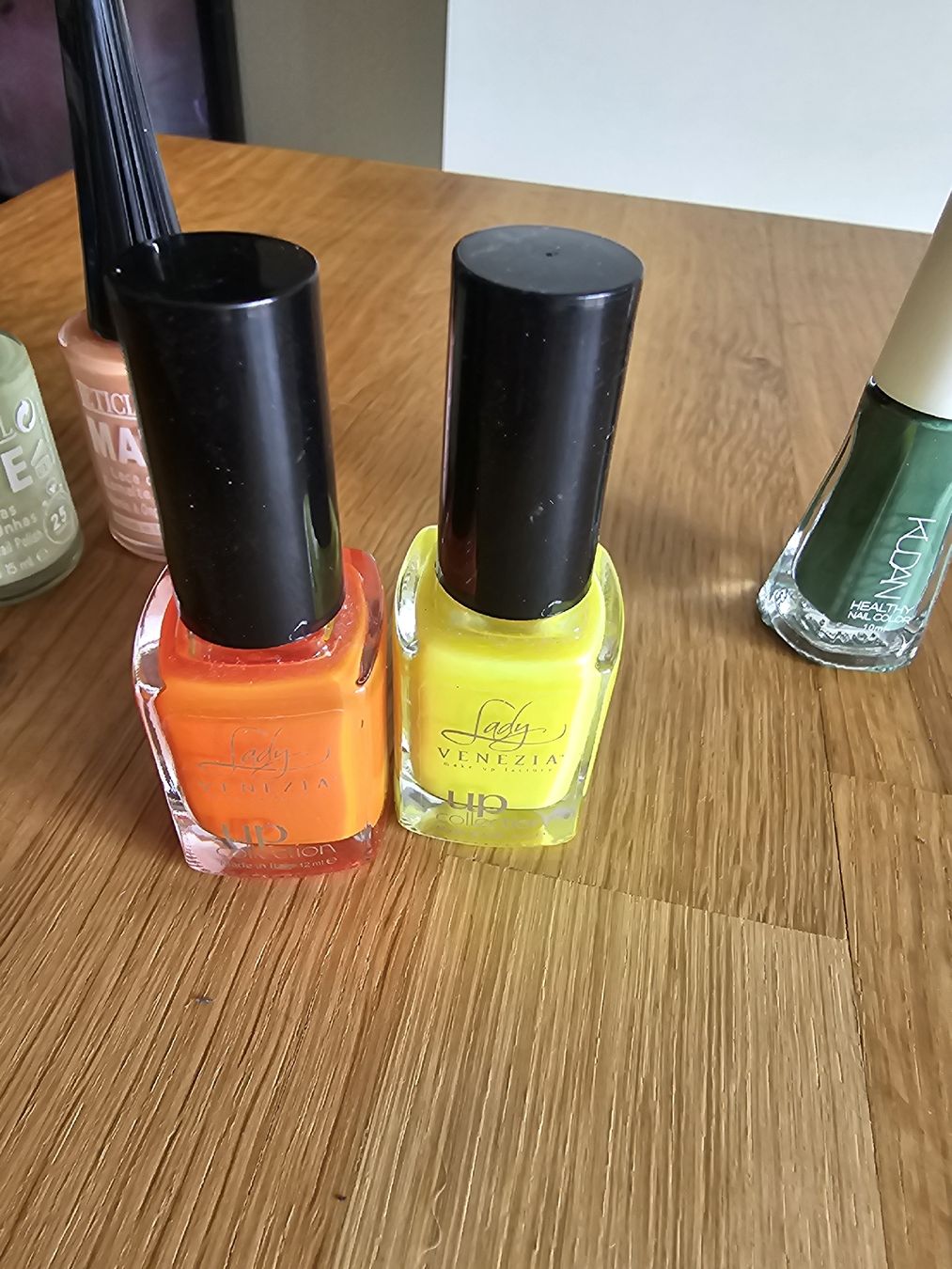 Smalto per unghie: Nagellack verschlossen in diversen Farben – Nuovo (secondo la descrizione) da Urdorf venduto da Yvonne008 3