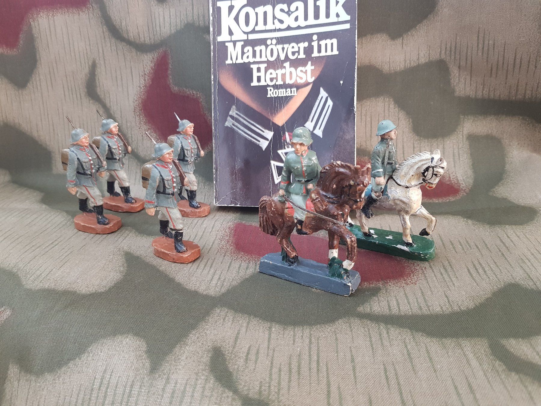 Figuren: Elastolin Parade Wehrmacht  Soldaten WW2 – Gebraucht aus Gutenswil von rolfsimmen31 1