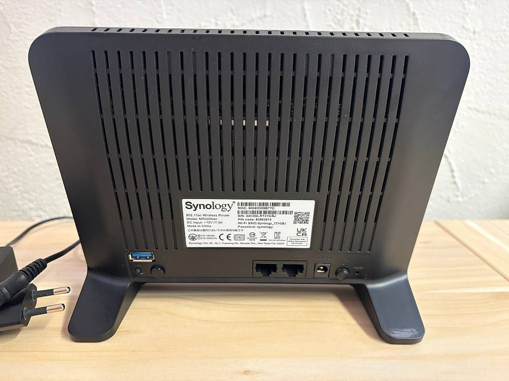 Synology Modem & Router: Synology MR2200ac Mesh-Router – Usato da Schönholzerswilen venduto da -Osiris- 1