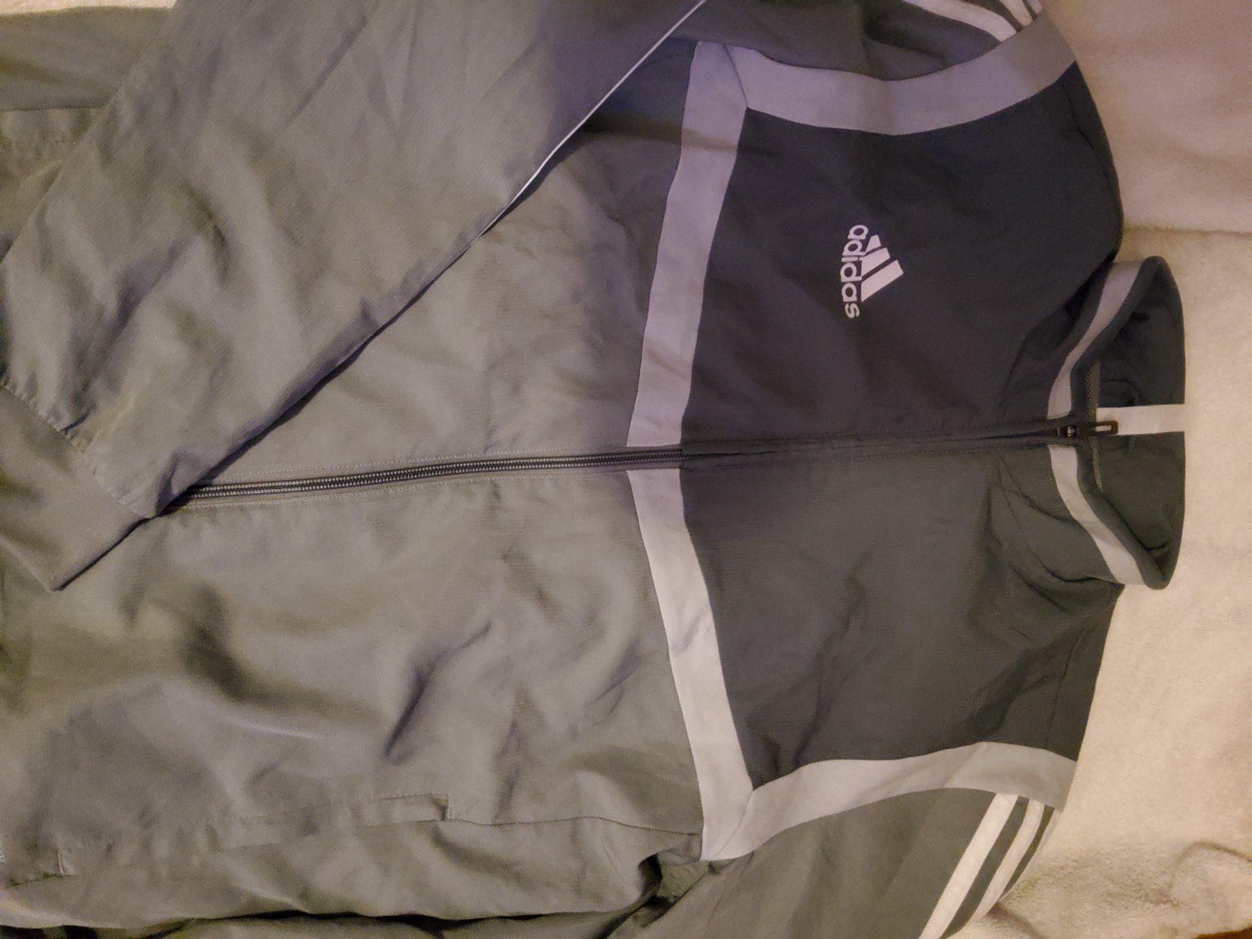 Adidas Jacken: Adidas Jacke S – Gebraucht aus Zürich von Dalicelik 1