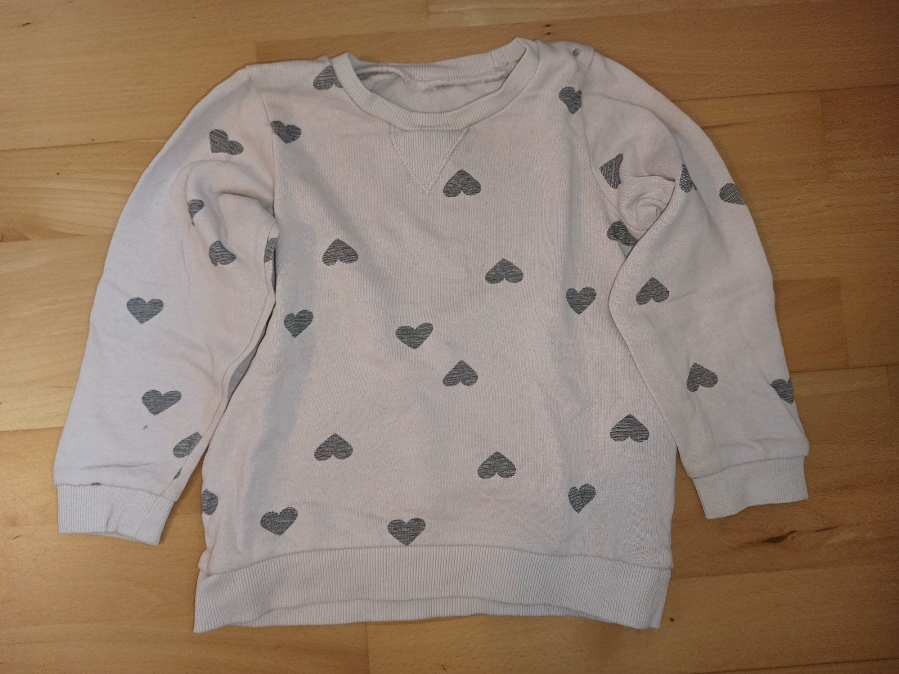 Maglioni & Felpe: Lieblings-Sweatshirt mit Herzen. – Usato da Basel venduto da ann_frw2