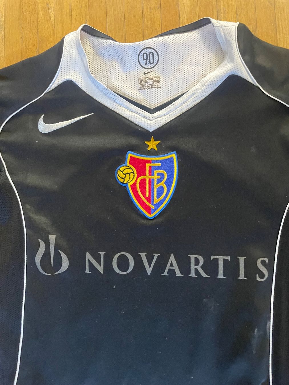 FC Basel Canottiere & Pantaloni: FC Basel Langarm Trikot – Usato da Stäfa venduto da Phphch 6