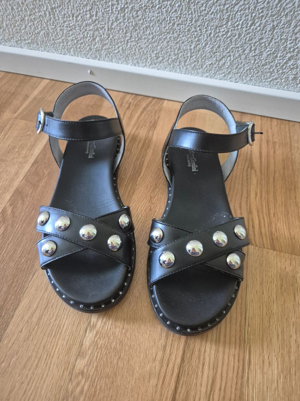Scarpe da donna: Sandale Nero Giardini Gr. 37 – Usato da Willisau venduto da dor_xp9g 2