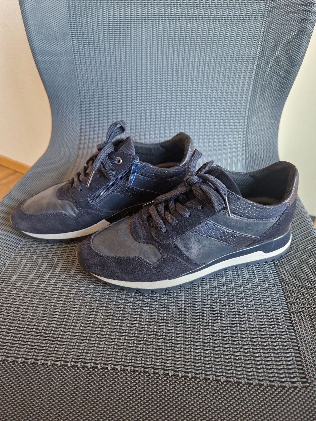 Geox Scarpe da donna: Geox Leder Sneaker, Gr. 38, blau – Usato da Kloten venduto da somsing 3