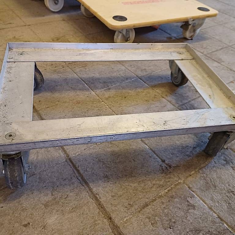 Sonstiges zum Lager & Transport: Rollwagen 20.-/Stück – Gebraucht aus Wiler b. Utzenstorf von rosarot2007 2