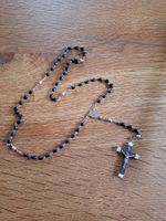 Rosenkranz schwarz mit Metallkreuz gebraucht guter Zustand