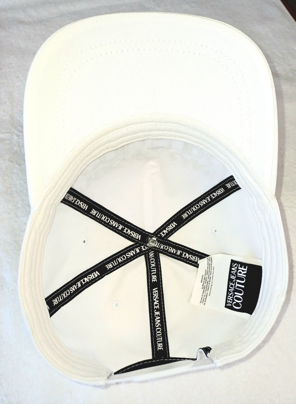 Versace Altro in  Abbigliamento & Accessori: VERSACE JEANS COUTURE- BASEBALL CAP – Usato da Thalwil venduto da best4less 2