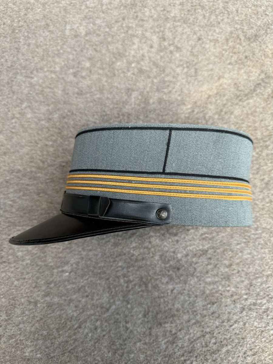 Schweizer Armee Uniformen: Képi capitaine  - Armée Suisse – Gebraucht aus Fribourg von Ardoffel
