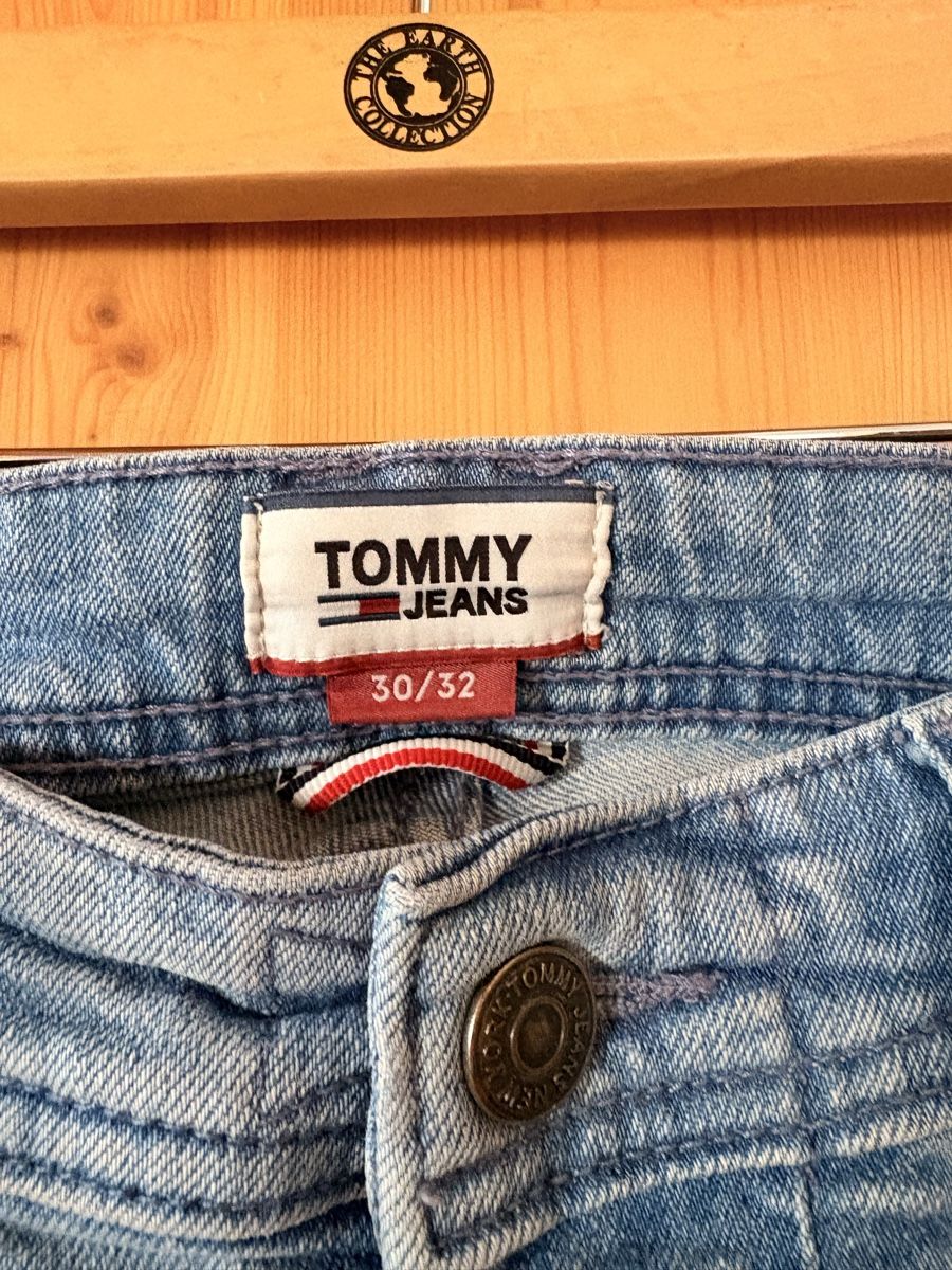 Tommy Hilfiger Jeans: Tommy Jeans – Usato da Ardez venduto da helena.erny 2