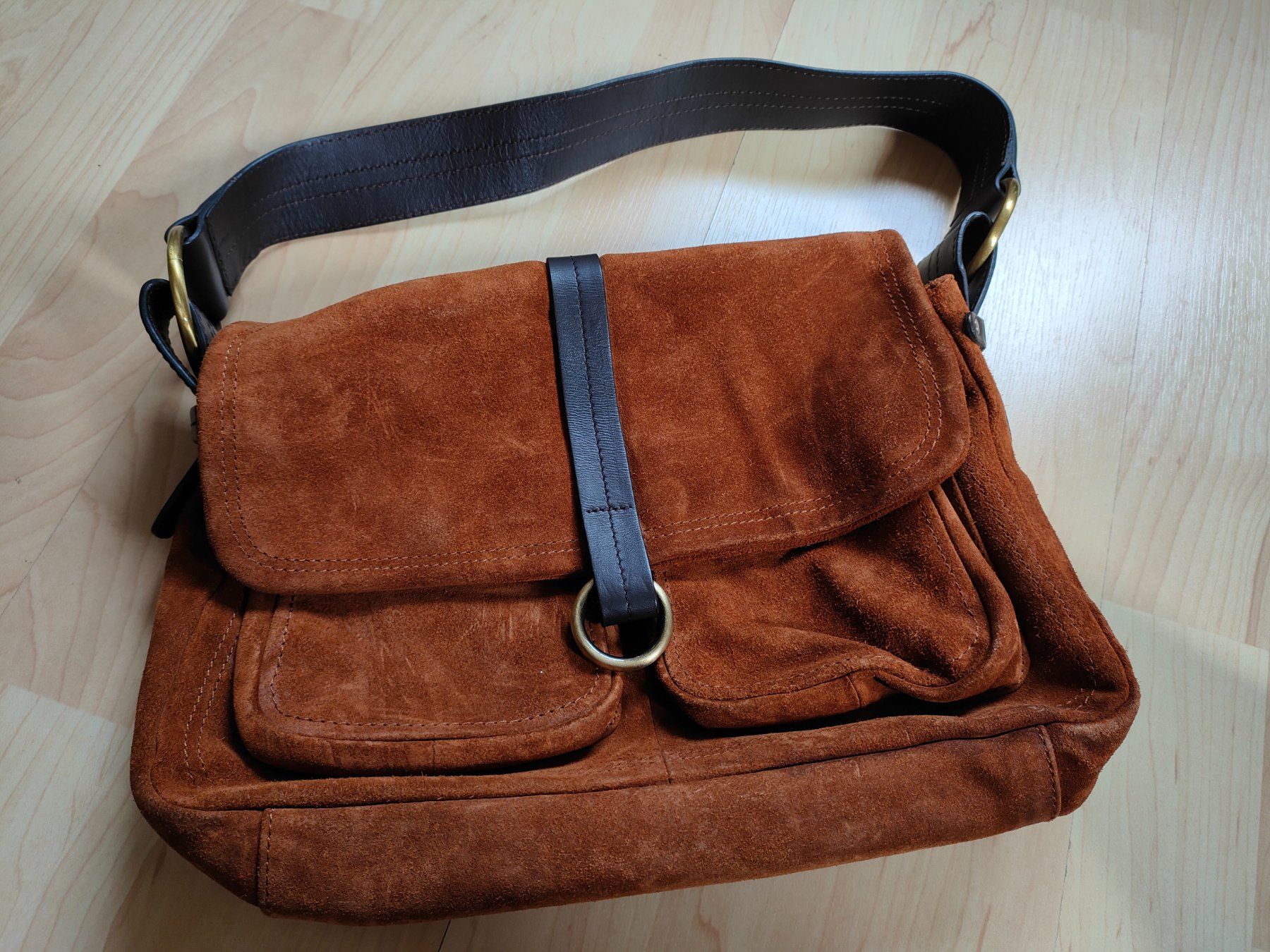 Essentiel Antwerp Borse da donna: Tasche von ESSENTIEL ANTWERP – Usato da Adliswil venduto da Vimovi