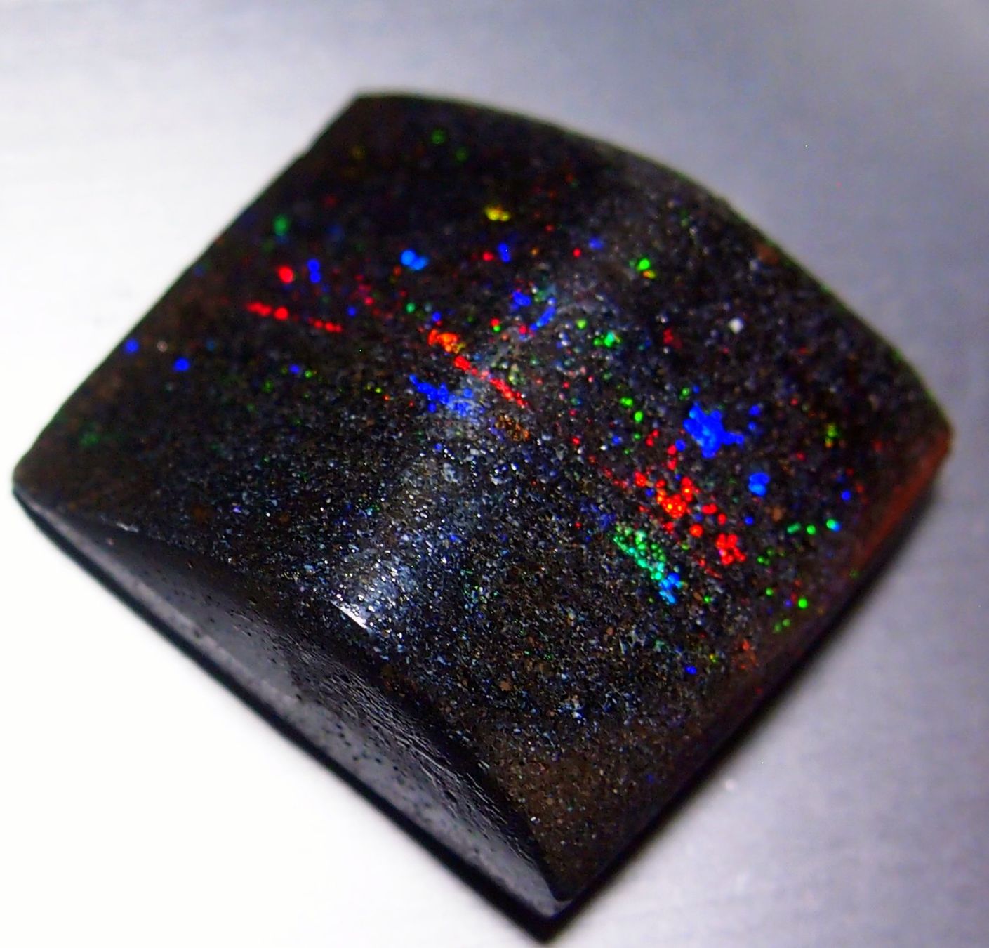 Pierres précieuses: 63 CTS polierter ANDAMOOKA OPAL  selten , einzigartig – Neuf avec emballage d'origine à Reinach BL par Hesekiel39 6
