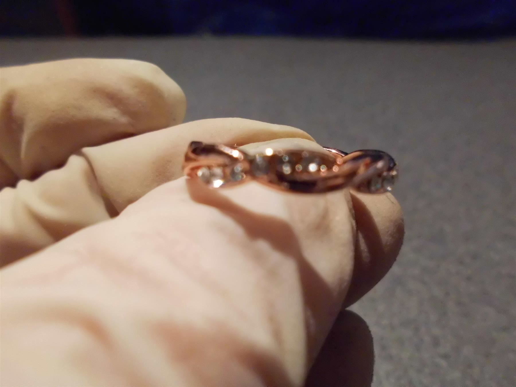 Anelli: Ring Farbe rosegold / goldig / Steinchen – Usato da Zürich venduto da Motzkuh