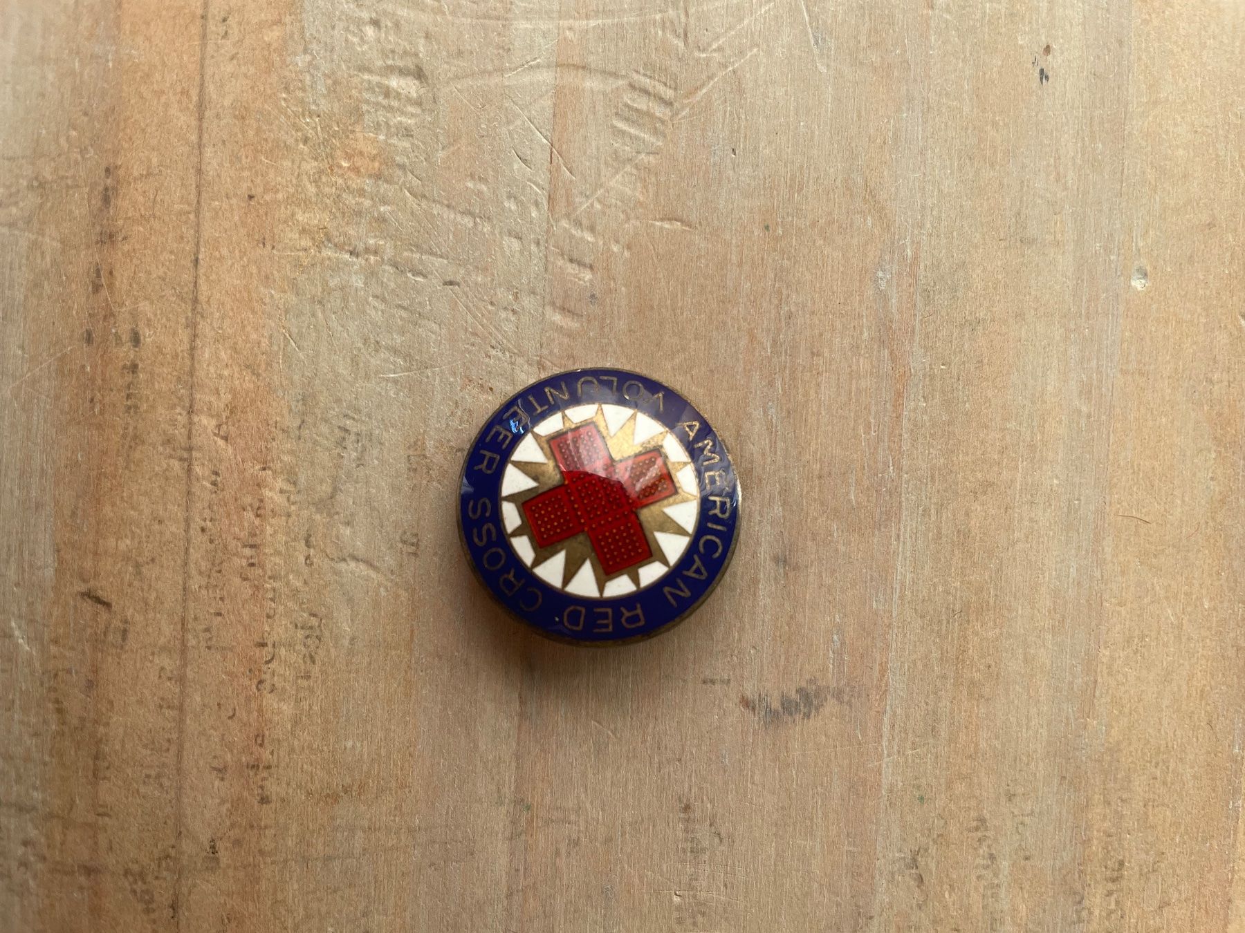 US Army Uniformi: Croix rouge / Original us WW2 red cross pin – Usato da Oberbütschel venduto da Woodie2005