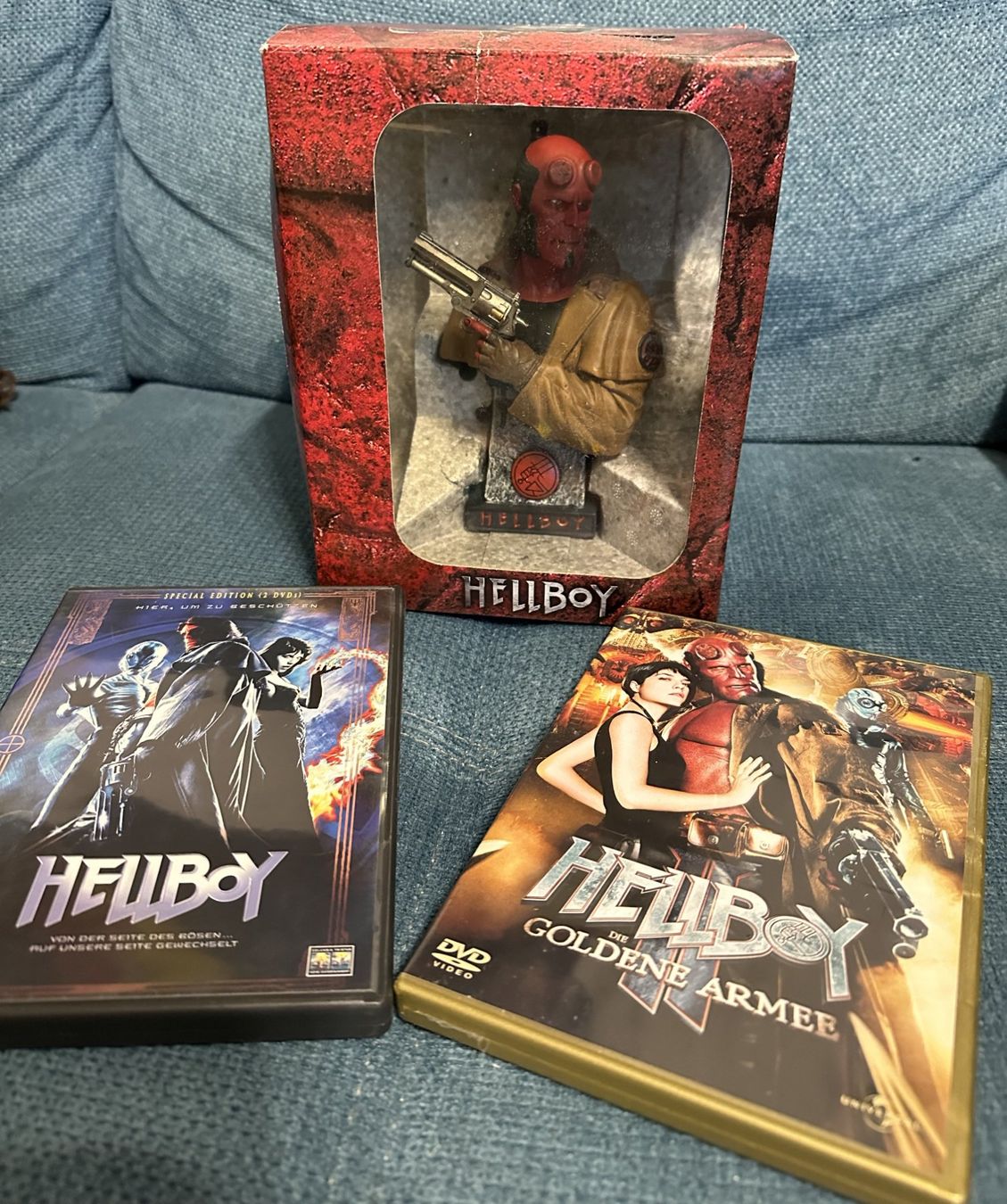 Tutti i DVDs: Hellboy 1 + 2 (3 DVD's) + Büste von Sideshow – Usato da Basel venduto da Best-Harvest 3