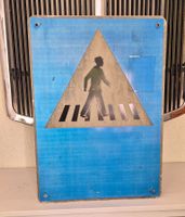 Verkehrsschild / Strassen Schild Fussgängerstreifen