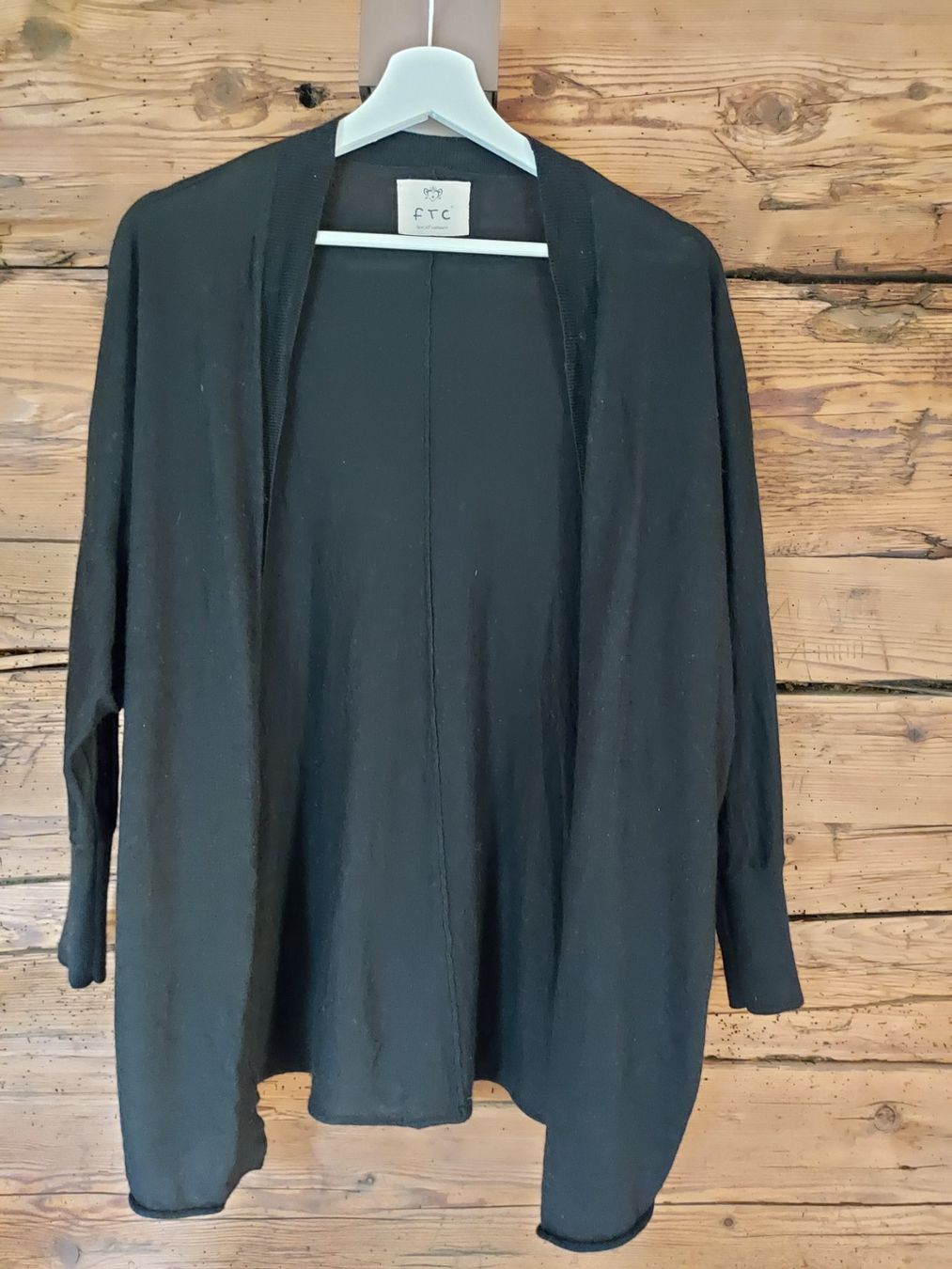 Giacche: Leichte Kaschmirstrickjacke von FTC Gr.M – Usato da Innertkirchen venduto da bartik99