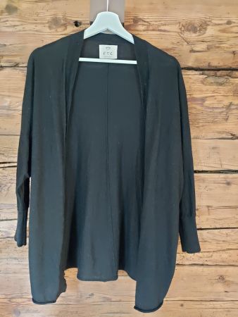 Leichte Kaschmirstrickjacke von FTC Gr.M