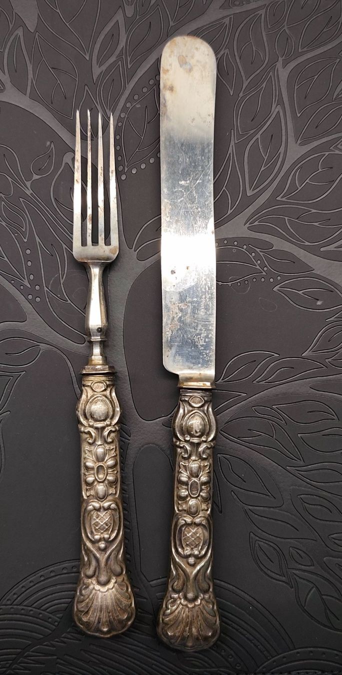 Solingen Bestecksets: Besteck 2-teilig Silbert ca.1850–1880 mit Monogramm – Gebraucht aus Laufen von Buh-Ding