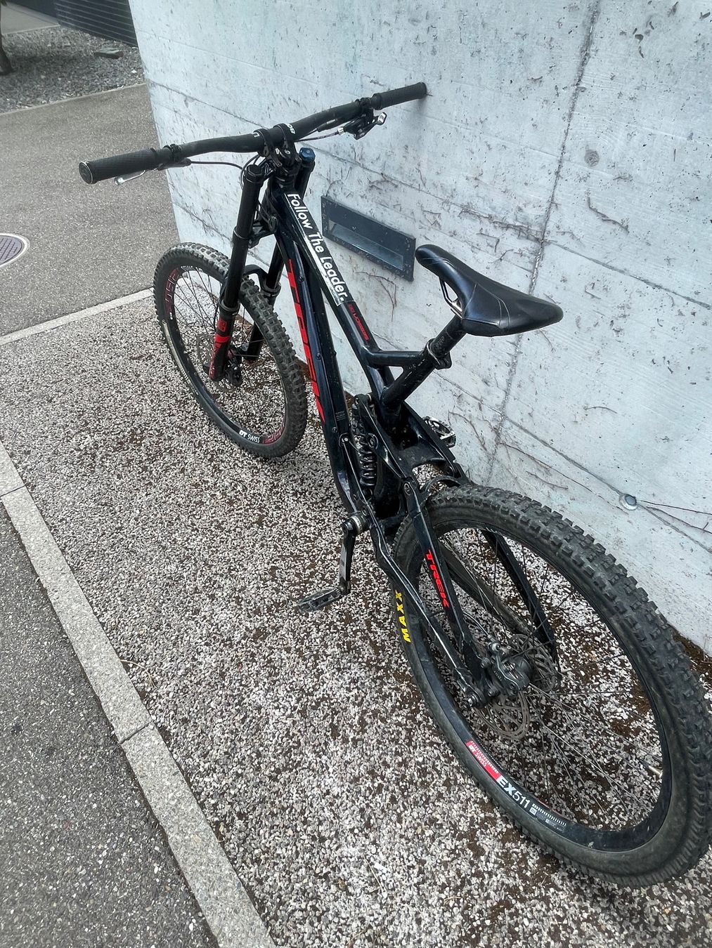 Trek Velos: Trek Session 88 Downhill Bike – Gebraucht aus Zürich von quige21 1