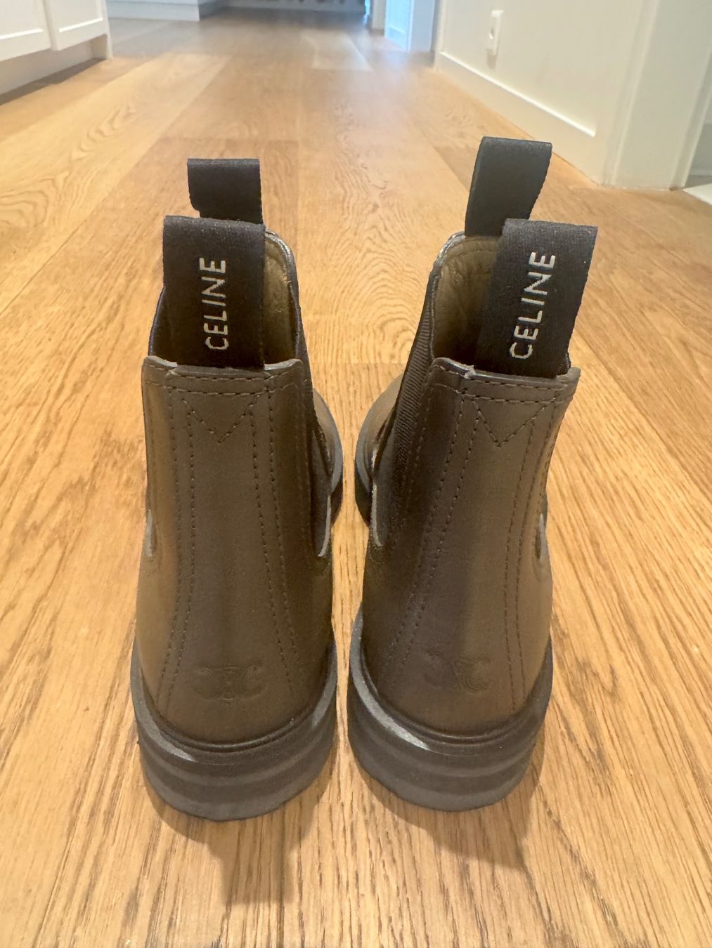 Celine Scarpe da donna: Bottes Chelsea Celine  kaki - Taille 36! – Usato da Genève venduto da bisounours23 2
