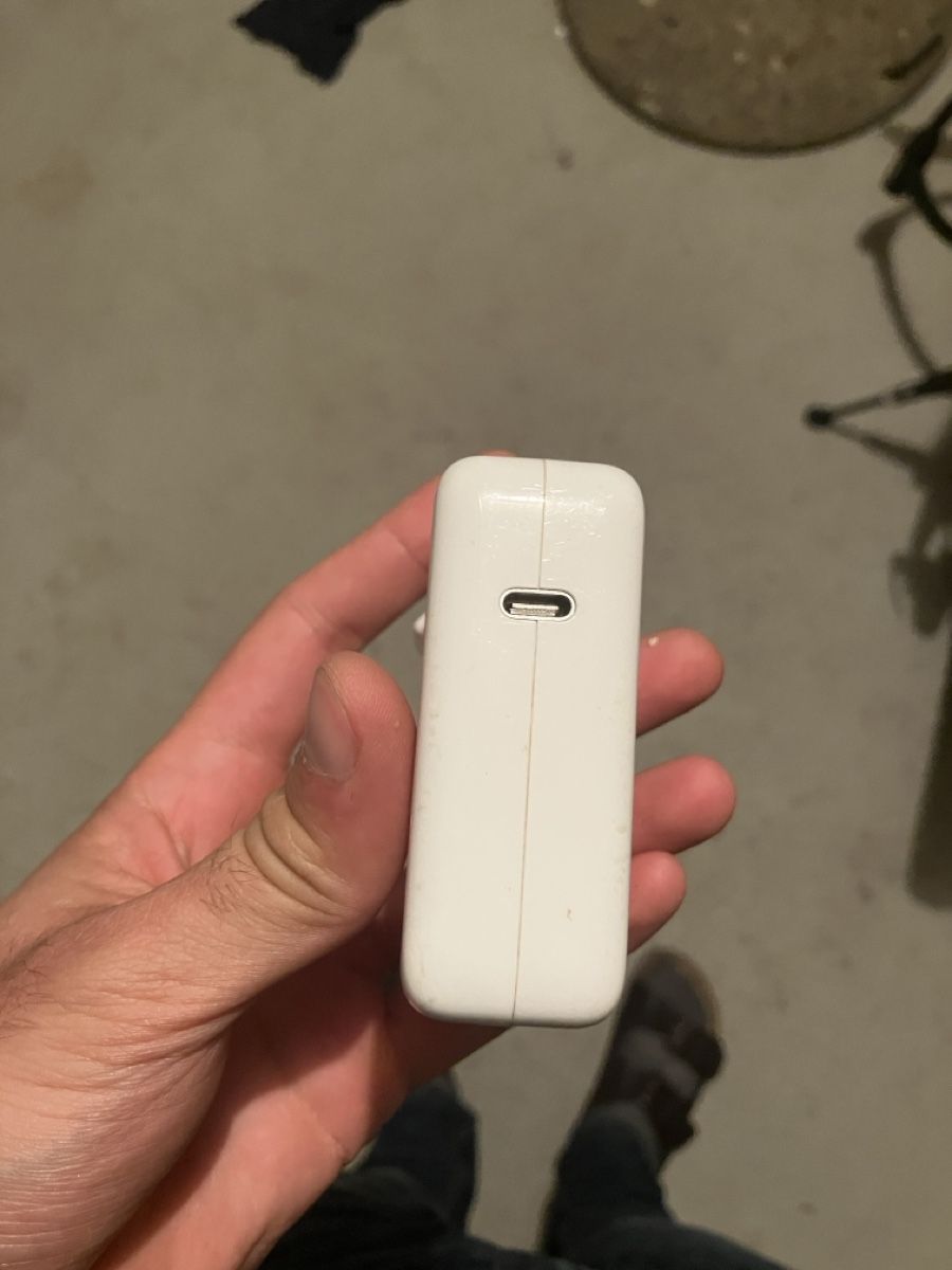 Apple Caricabatterie: Apple Macbook USB-C Netzteil Ladegerät 61W – Usato da Arlesheim venduto da vampicki 1
