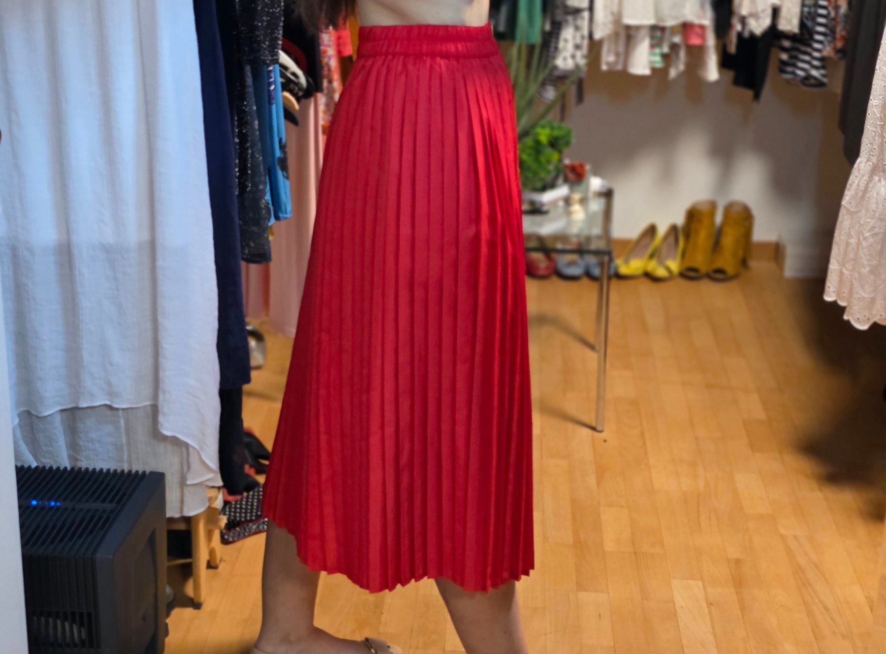 Gonne: Roter Plisseerock Midi elegant Größe M – Usato da Wald ZH venduto da CapLux 2
