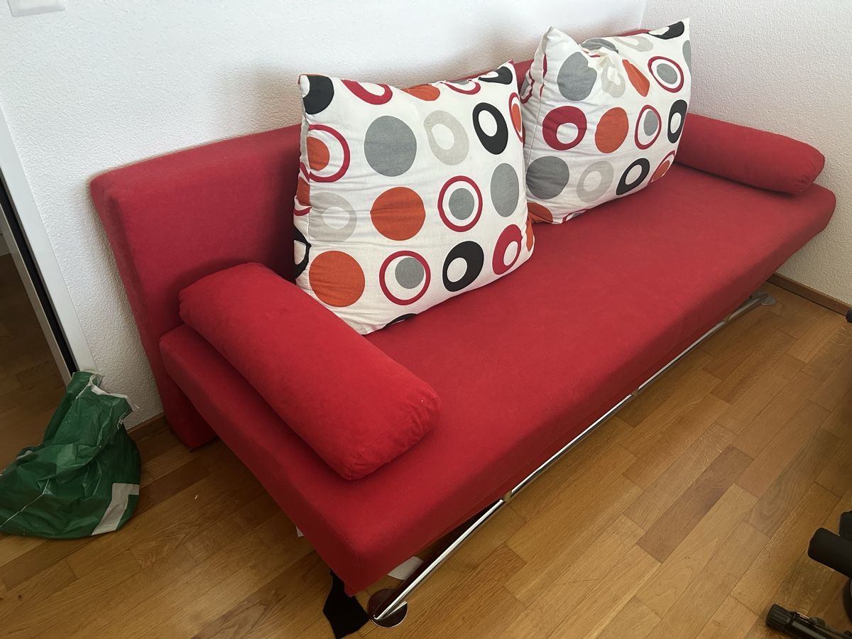 Sofas: Red Daybed with Cushions – D'occasion à Wetzikon ZH par mat_995h 2