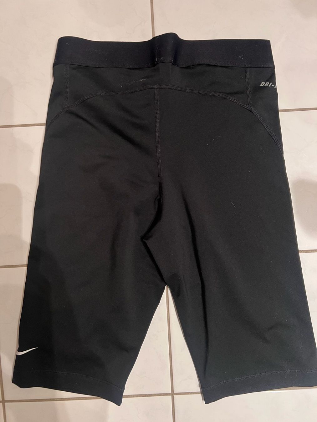 Nike Leggings: Short cycliste Nike Pro noir, Taille M – Usato da Hauterive NE venduto da Lipal 2