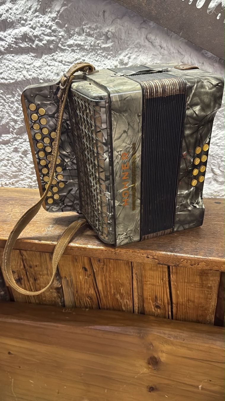 Hohner Musikinstrumente: Akkordeon Hohner - Vintage - Abholung im Tessin – Gebraucht aus Cugnasco von tizianaq