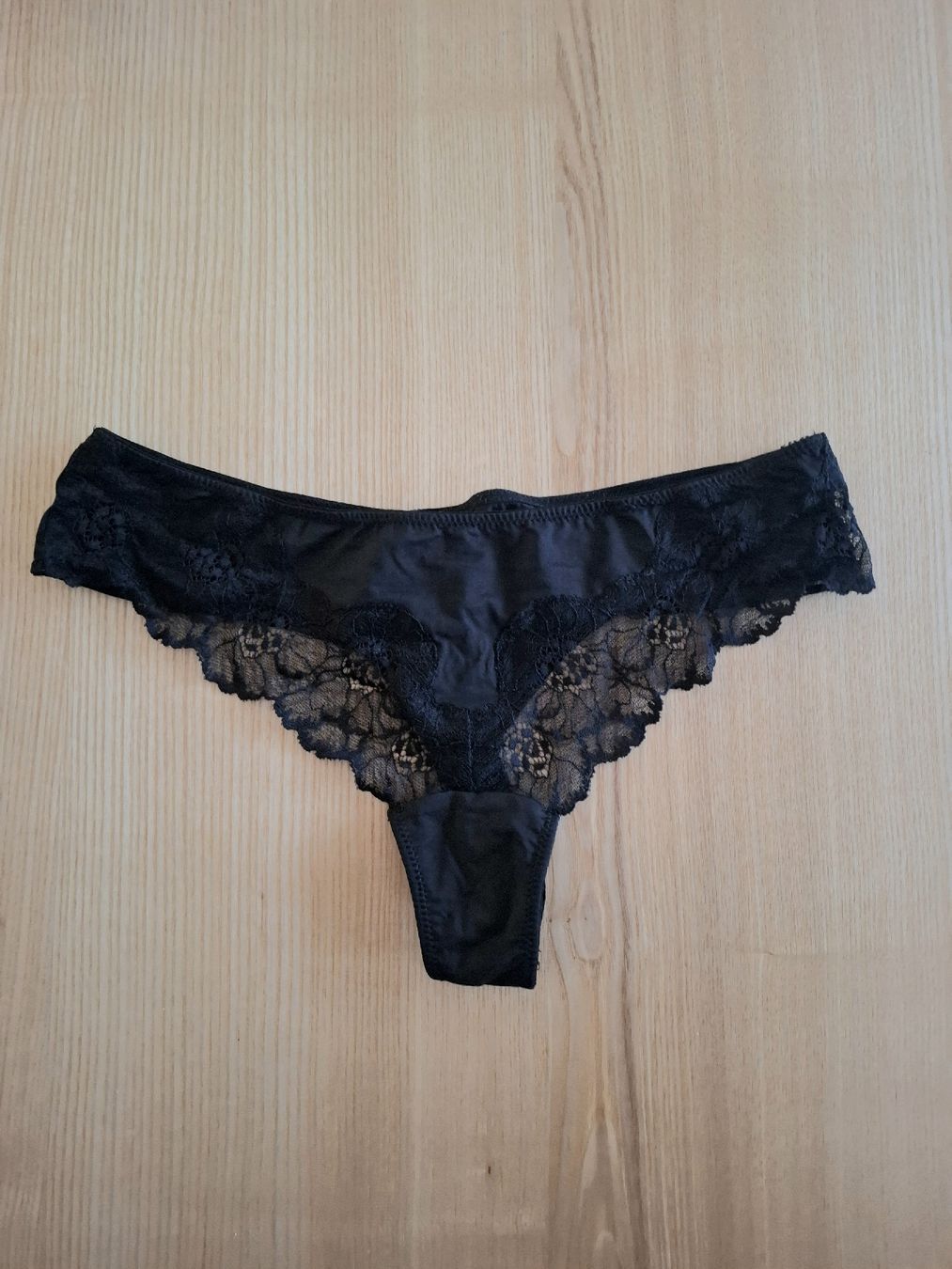 Sonstige Unterwäsche: Schwarzer String mit Spitzenbund, Damen , S – Neu (gemäss Beschreibung) aus Mollis von Fr.Dieti