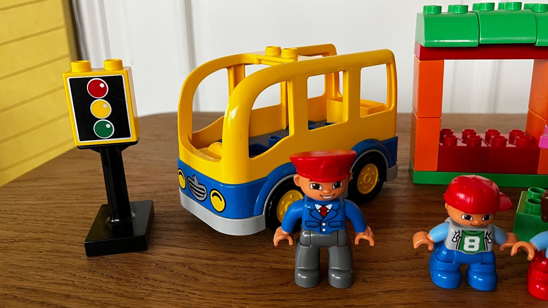 Lego Statuette: Lego Duplo Schulbus 10528 – Usato da Ennetbaden venduto da teo_yg9s 4