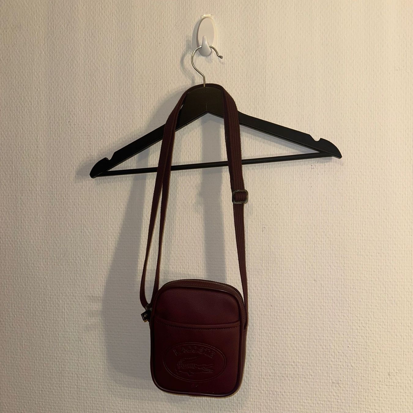 Lacoste Borse: Lacoste Bag Bordeaux – Nuovo (secondo la descrizione) da Bern venduto da gia_jqj7