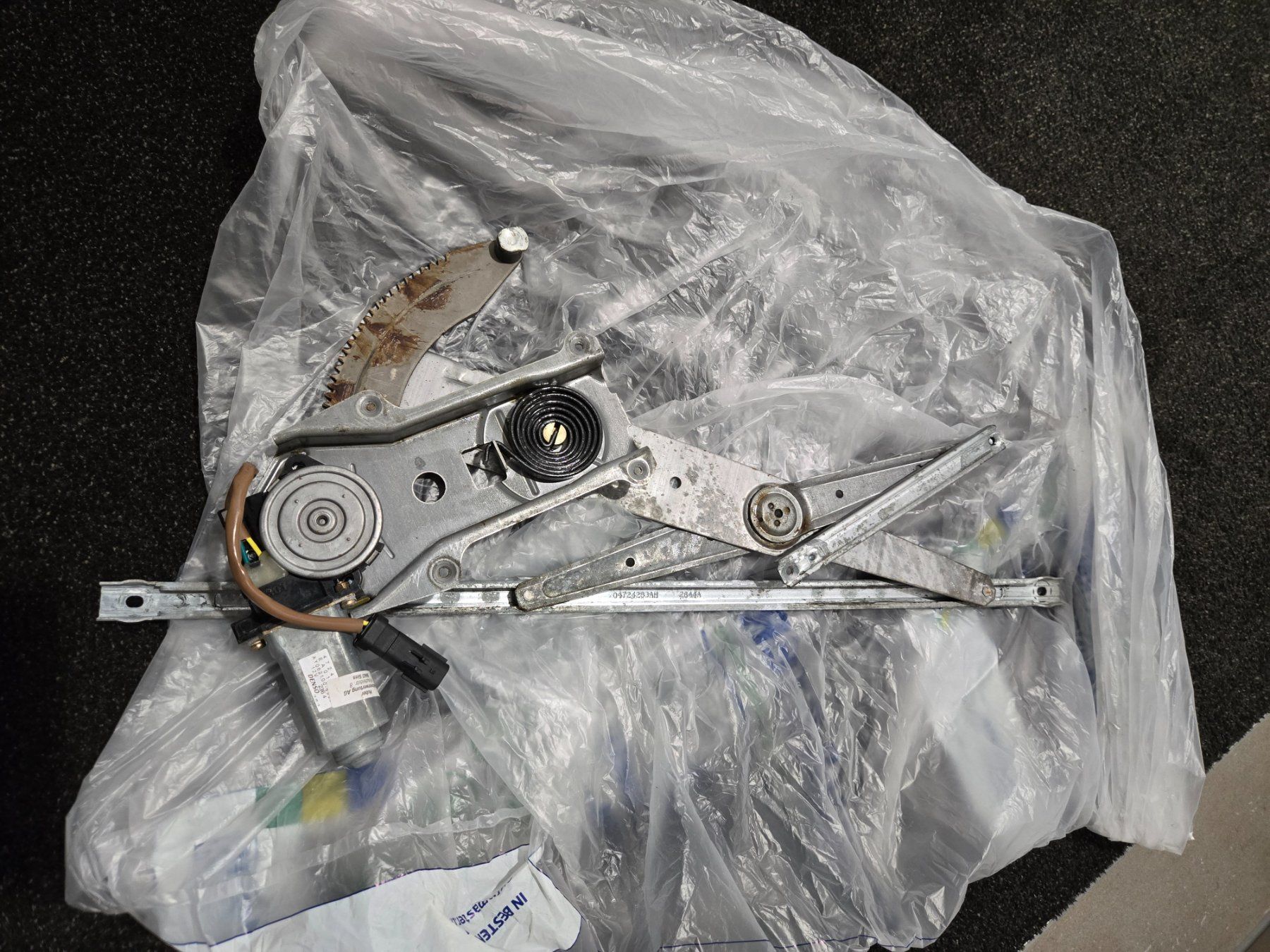 Autres accessoires p. véhicule: Fensterheber Chrysler sebring.2.7 bj.05 – D'occasion à Udligenswil par Triple-T 1