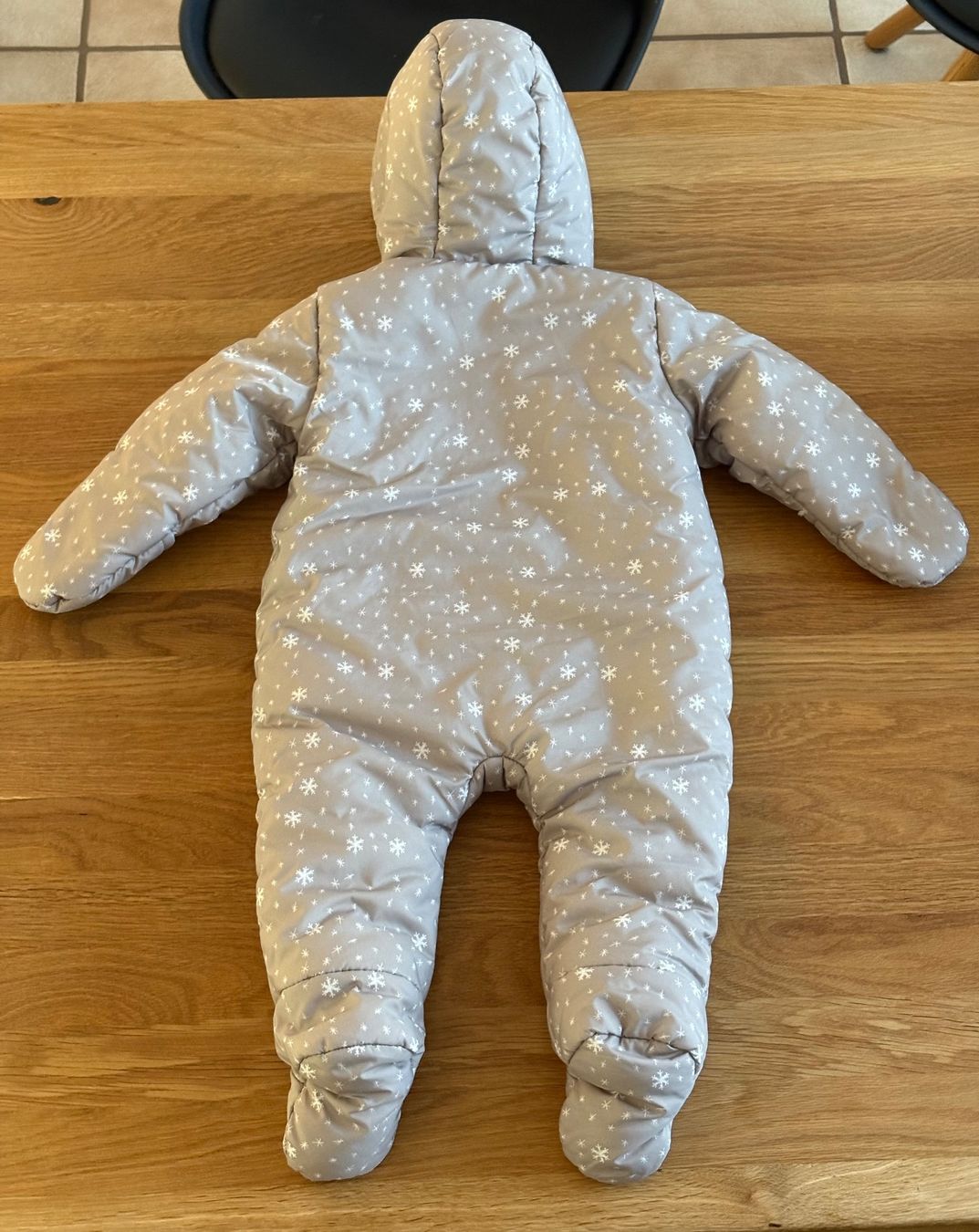 Completi: Schneeanzug Gr. 6 Monate – Usato da Zullwil venduto da Tammy123
