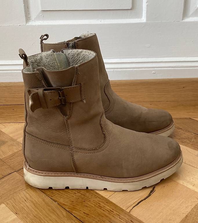 Scarpe da donna: Gefütterte Winterstiefel 40 – Usato da Zürich venduto da apfel018
