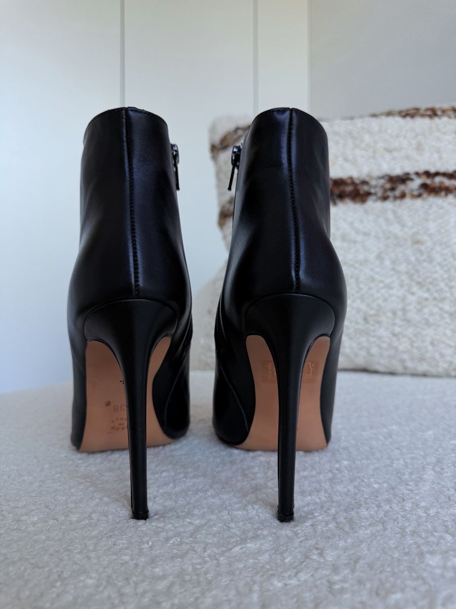 Scarpe da donna: Leather ankle boots – Nuovo (secondo la descrizione) da Luzern venduto da dsr_5h2h 1