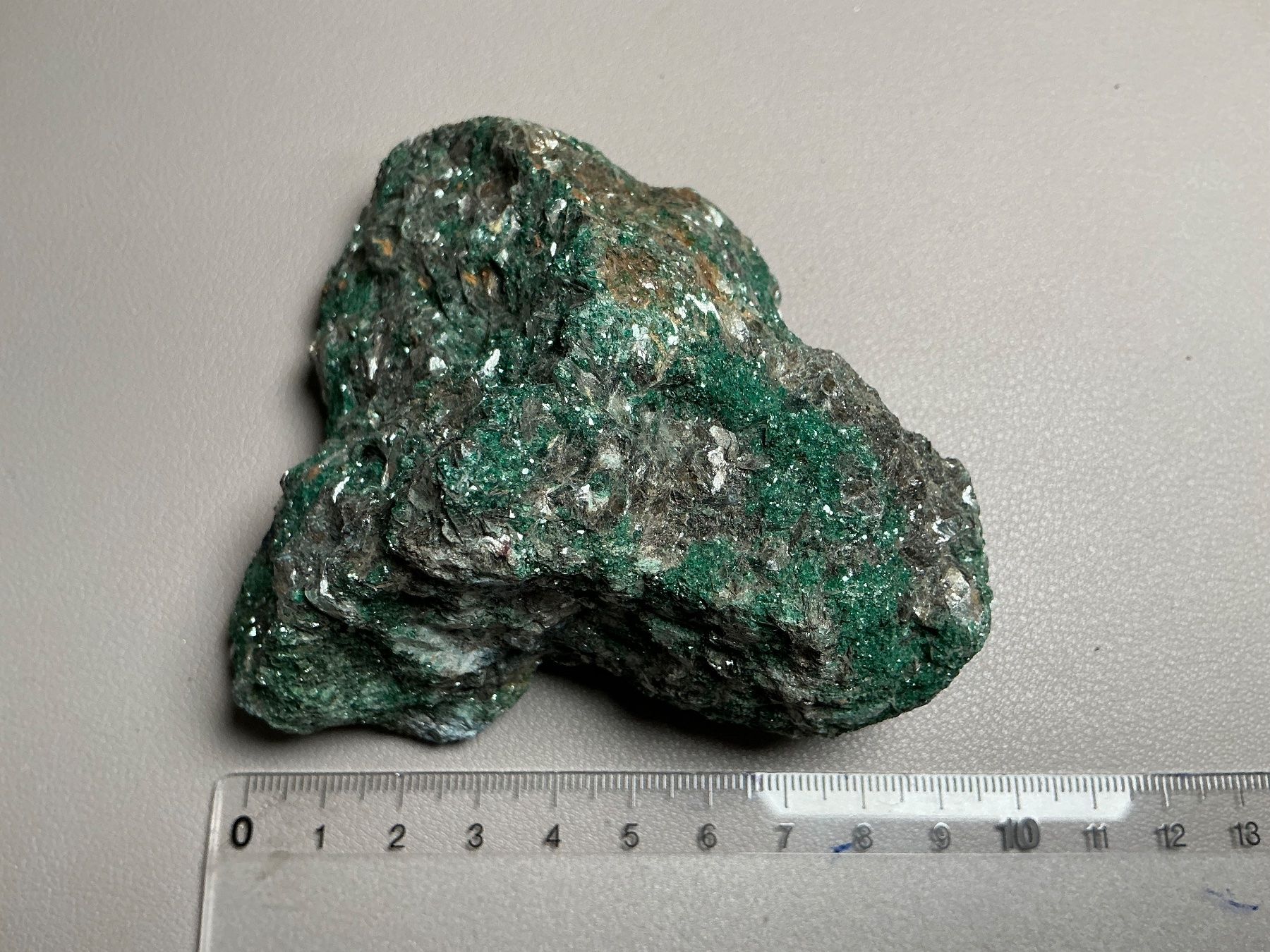 Minerali & Pietre curative: Fuchsit (Glimmer)/Fuchsite (mica) – Usato da St-Prex venduto da Columbiajim