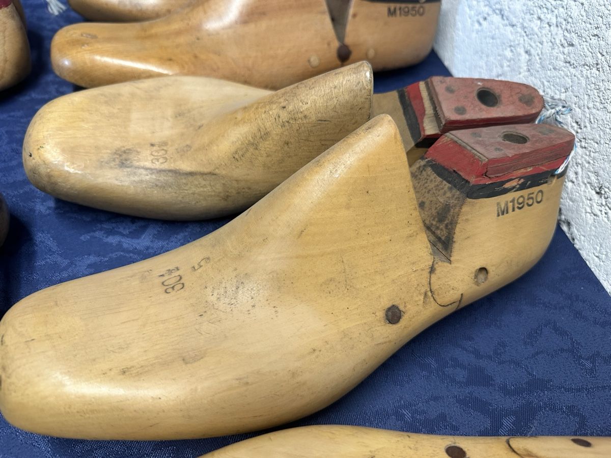 Altro in  Abbigliamento & Accessori: 4 Vintage Shoe Lasts Collection:  Cobblers Tool – Usato da Elsau venduto da MANWITHVAN 5