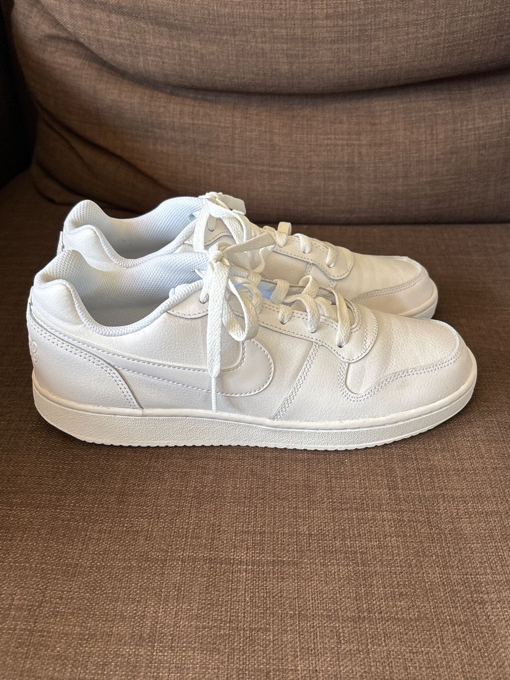 Nike Herrenschuhe: Nike Sneaker Gr. 42 NEU – Neu und originalverpackt aus Genève von Buens4 1