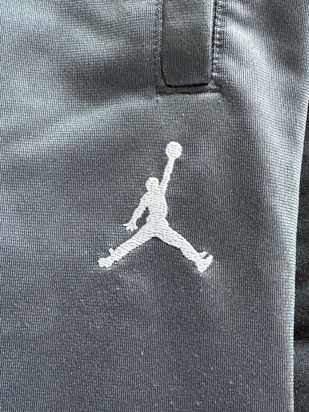Jordan Ensembles coordonnés: Jordan Trainer Hose und Pullover  Gr 146 – D'occasion à Rümlang par Laufgitter01 5