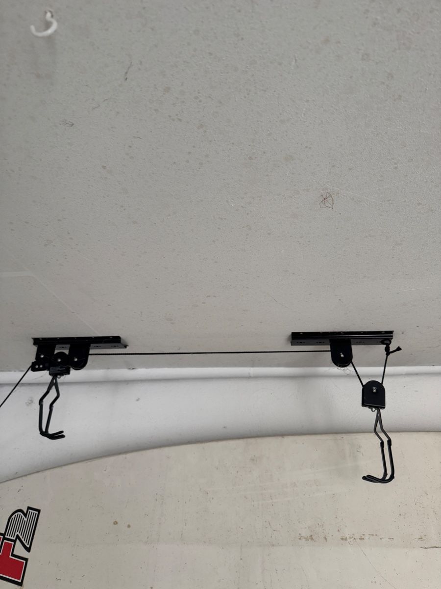 Ersatzteile: Heavy Duty Ceiling Pulley Rack, 20 kg max. – Gebraucht aus Seuzach von Wolf936