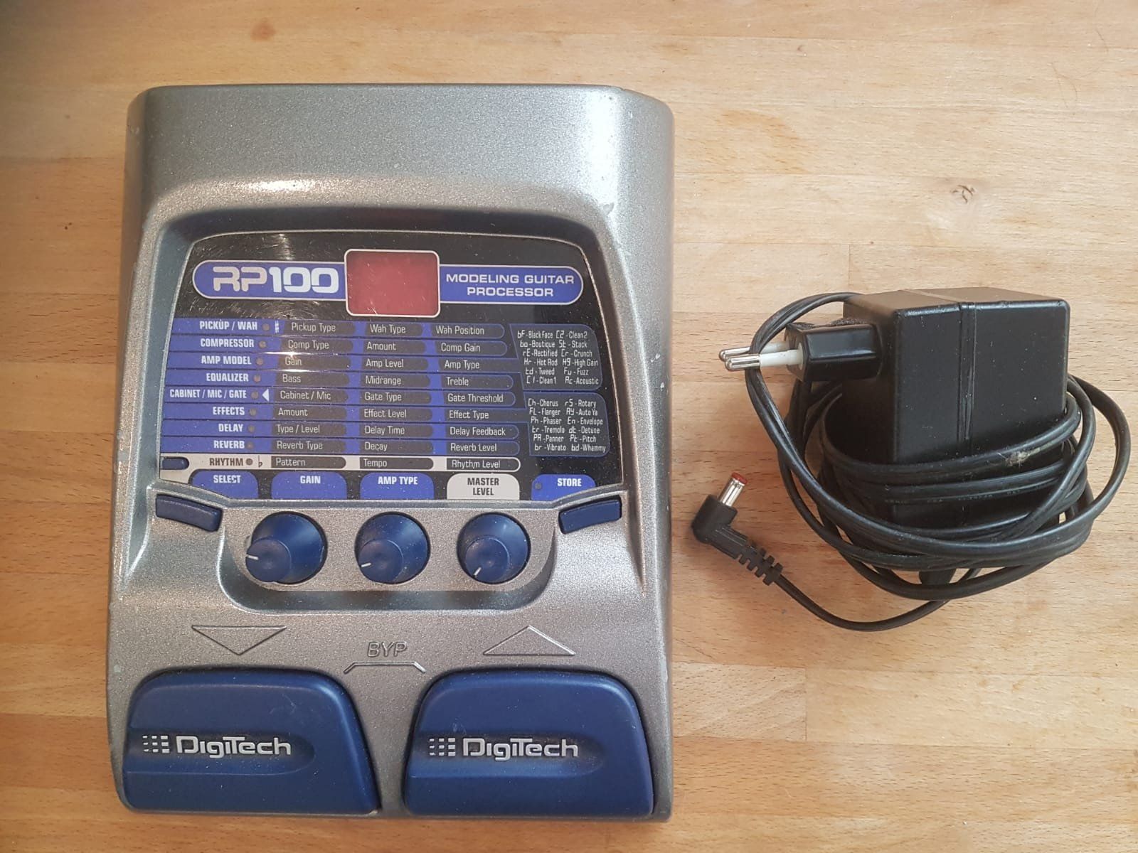 Strumenti musicali: Digitech RP100 Gitarren Effektgerät –Multi Effects Processor – Usato da zurich venduto da Skauktion