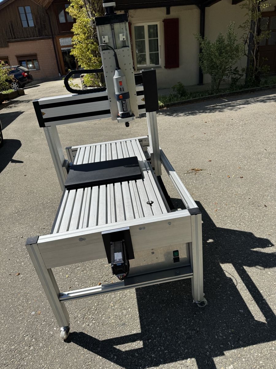 Tutte le macchine: CNC FRÄSMASCHINE  – Nuovo (secondo la descrizione) da Rüttenen venduto da fmijic 1