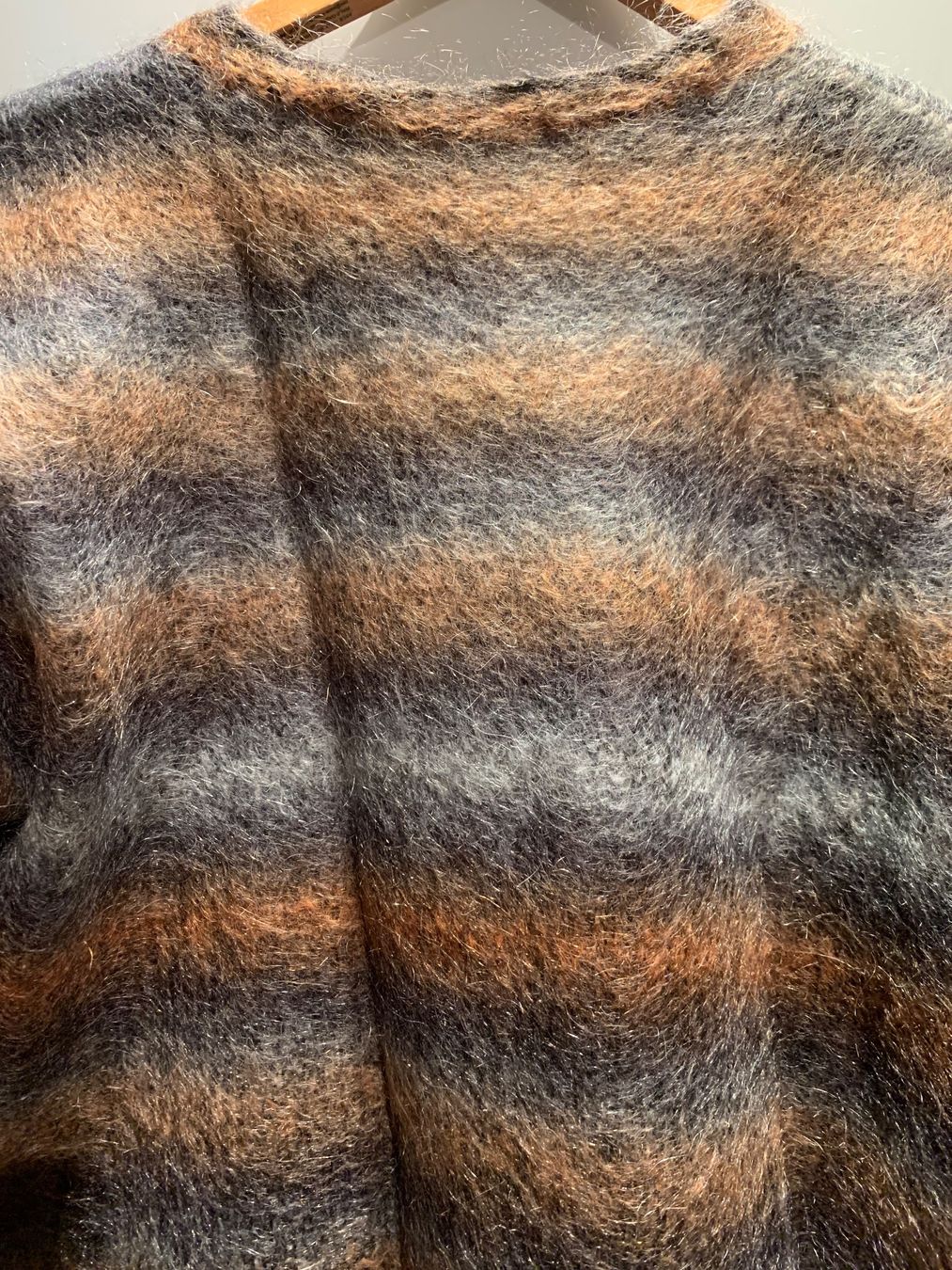 Pullover & Sweatshirts: Flauschiger gestreifter Pullover braun grau, Gr. M – Gebraucht aus Rosshäusern von MiJoDoOl 2